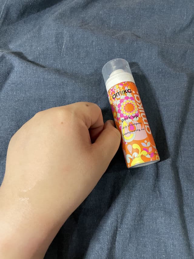 amika: Perk Up Dry Shampoo review photo by Monicaaaaa