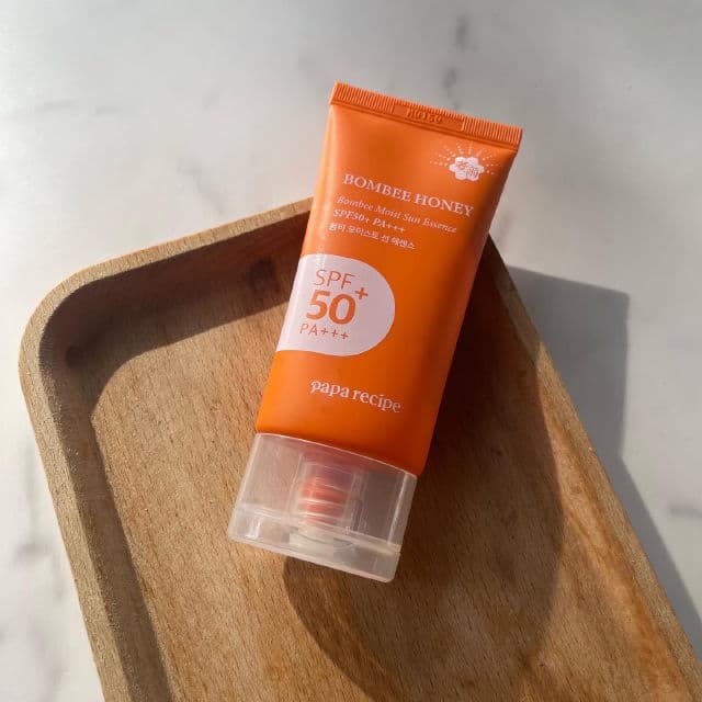 PAPA RECIPE Bombee Moist Sun Essence SPF 50+ PA+++ review photo by moreskin