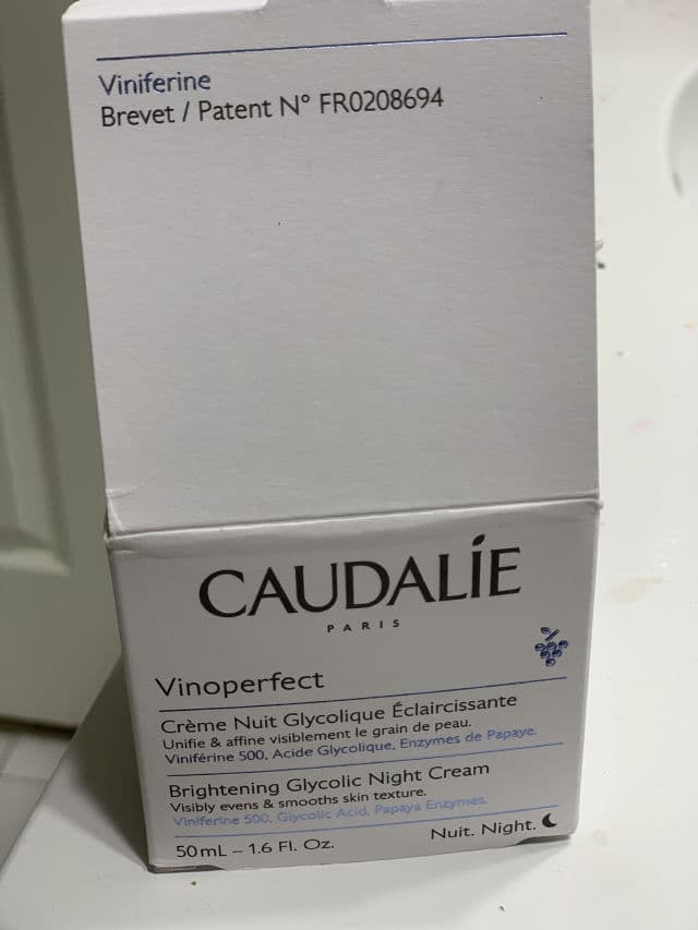 Caudalie Paris Vinoperfect Instant Brightening Moisturizer review photo by blazeofbronze