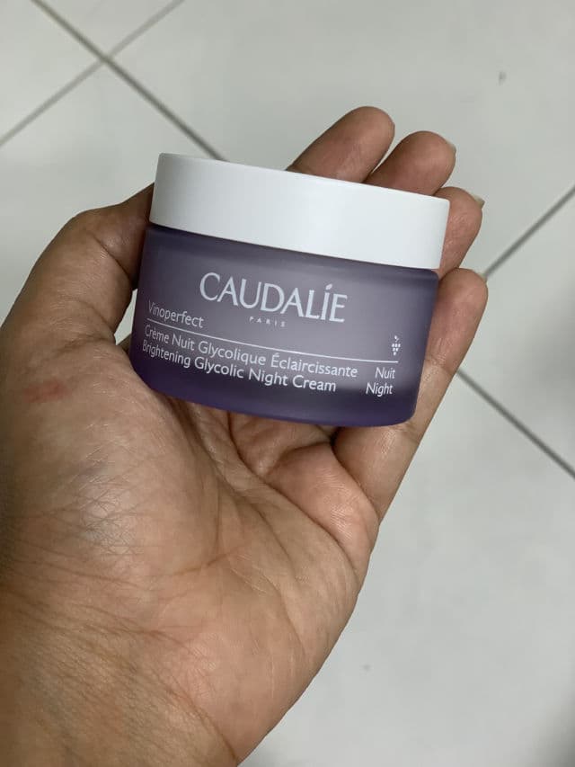 Caudalie Paris Vinoperfect Instant Brightening Moisturizer review photo by blazeofbronze