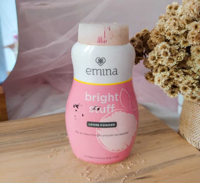 Emina Bright Stuff Loose Powder review photo by AnggiOctaviani