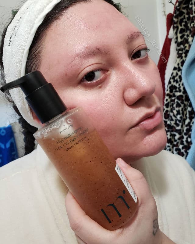 MOLVANY Hypoallergenic LHA CIS Gel Cleanser review photo by AlottaxReviews