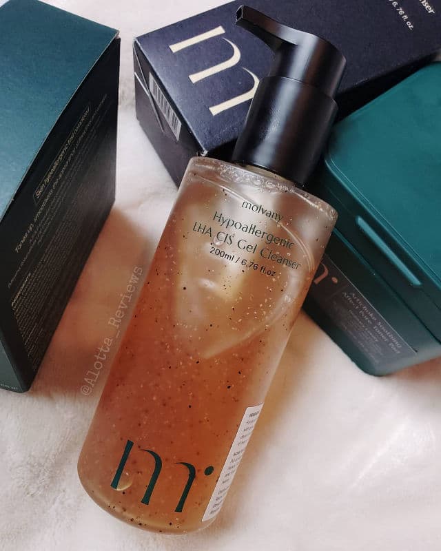 MOLVANY Hypoallergenic LHA CIS Gel Cleanser review photo by AlottaxReviews