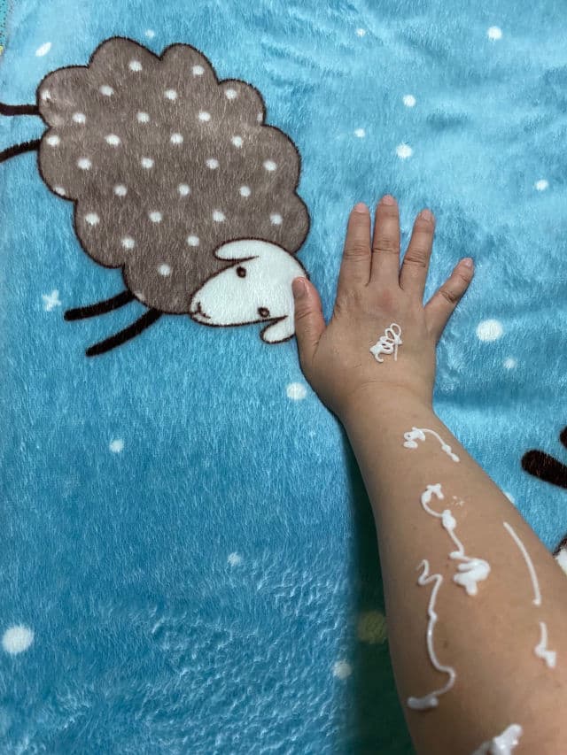 Vaseline Gluta-Hya Serum Burst Lotion Overnight Radiance Repair review photo by Grizzy888