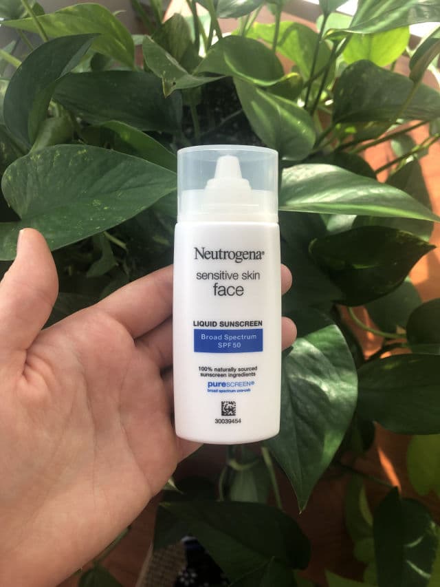 Neutrogena Sensitive Skin Face Liquid Sunscreen Broad Spectrum SPF 50 review photo by Dani172