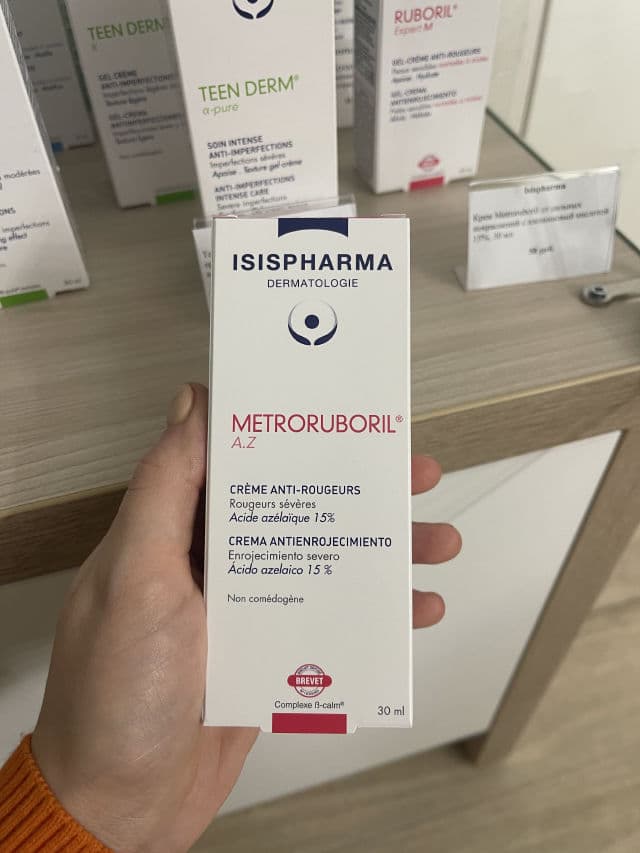 Isispharma Metroruboril A.Z review photo by ninaestheticbeauty