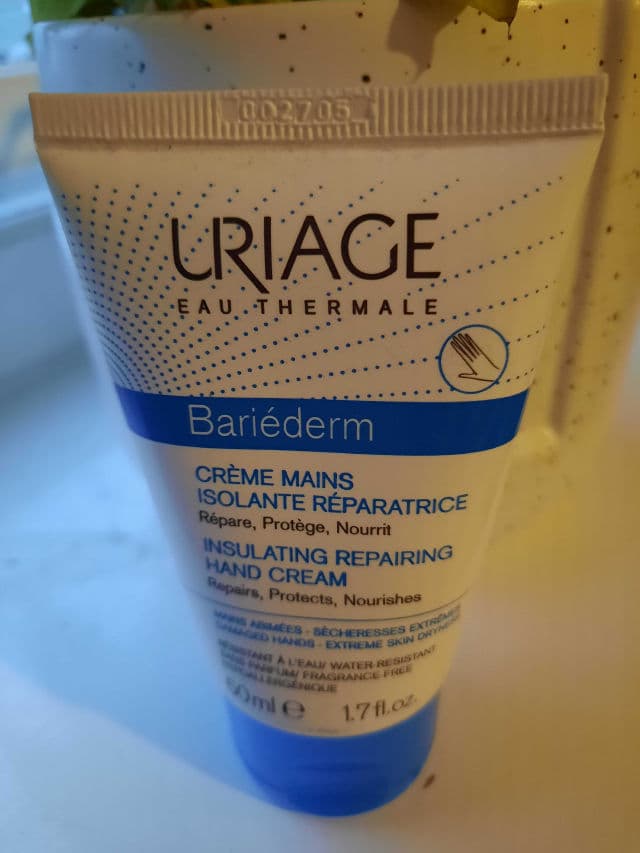 Uriage Bariederm Insulating Repairing Hand Cream review photo by Tolly