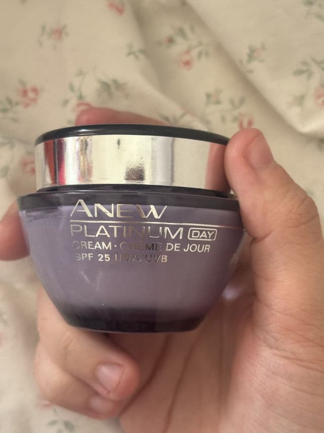 Avon Anew Platinum Day Cream SPF 25 review photo by corruptedsarah