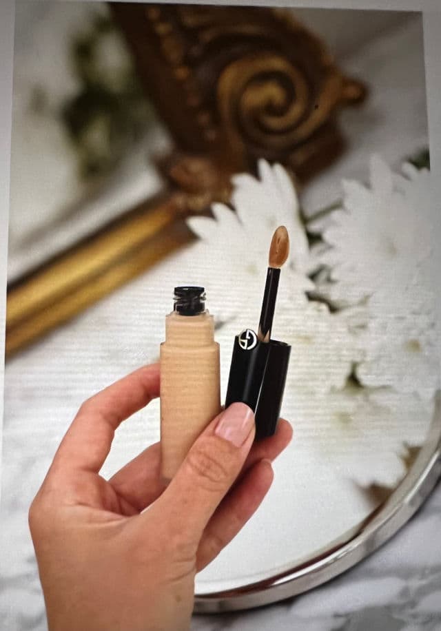 Armani Beauty Luminous Silk Concealer review photo by Spicesofbeauty