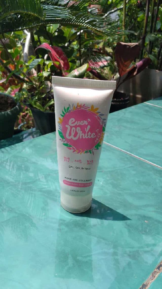 Everwhite Brightening Body Cream review photo by Apriliaaa