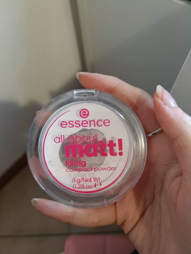Essence All About Matt! Fixing Compact Powder review photo by uhtsuki