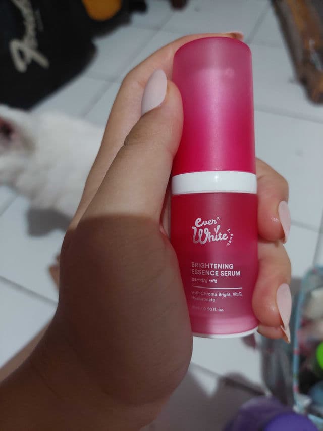 Everwhite Brightening Essence Serum review photo by Younara