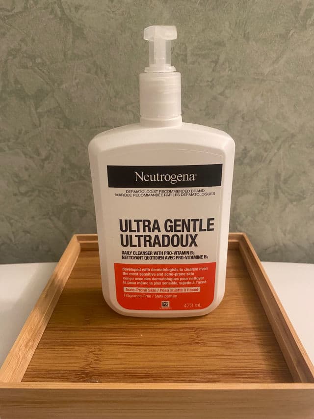 Neutrogena Ultra Gentle Daily Cleanser with Pro-Vitamin B5 for Acne Prone Skin, Fragrance-Free review photo by AznNoodle