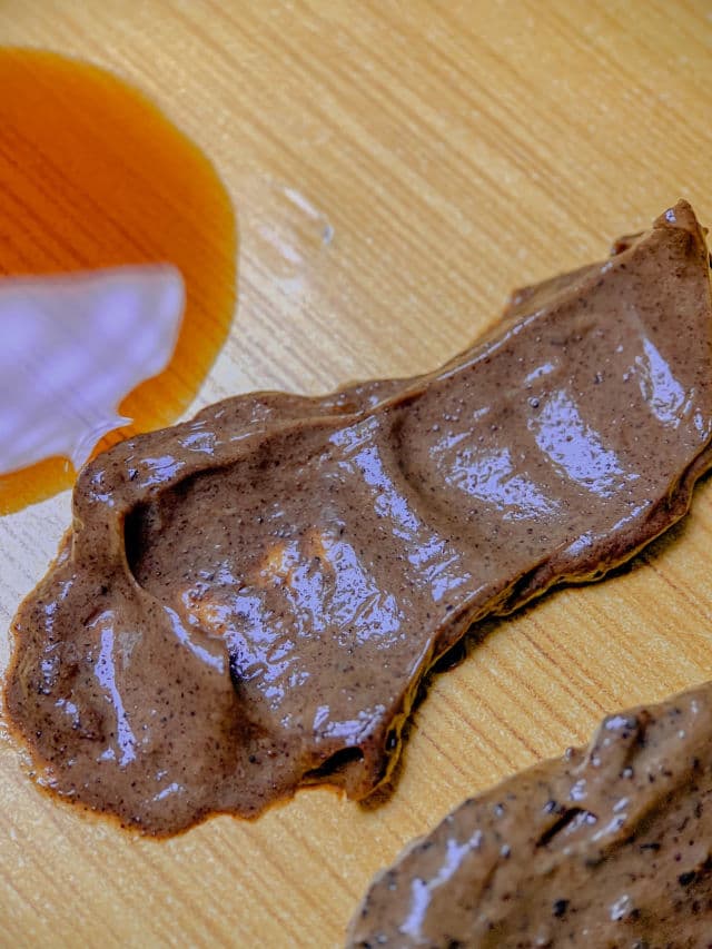 the Cocoon Dak Lak Coffee Face Polish review photo by farabeautydiary