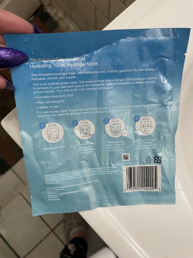 Neutrogena Hydro Boost Hydrating 100% Hydrogel Mask review photo by AriZombieSkincare