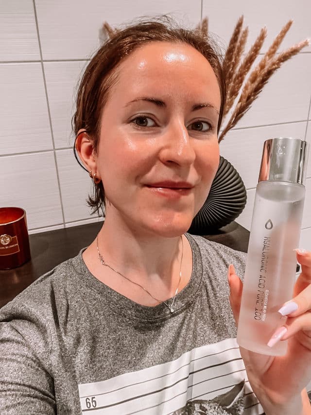 ELIZAVECCA Milky Piggy Hyaluronic Acid 100% Serum review photo by helenaamyhre