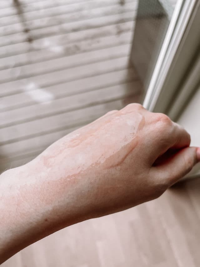 ELIZAVECCA Milky Piggy Hyaluronic Acid 100% Serum review photo by helenaamyhre