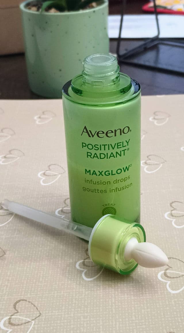 Aveeno Positively Radiant MaxGlow Infusion Drops Serum review photo by Mucci