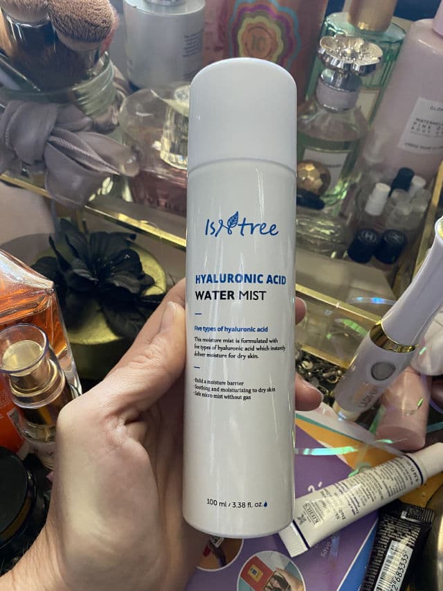 ISNTREE Hyaluronic Acid Water Mist review photo by HannahSerene