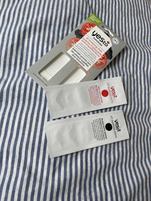 Yes To Detoxifying Charcoalzit Zapping Dots Red review photo by bianca222