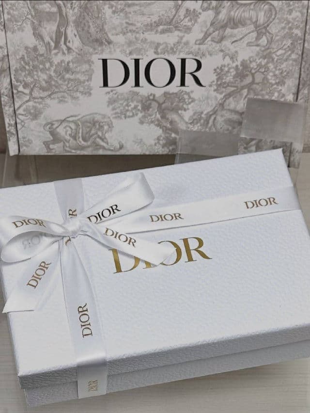 Dior Glow Face Palette #004 Rose Gold review photo by tatiross89