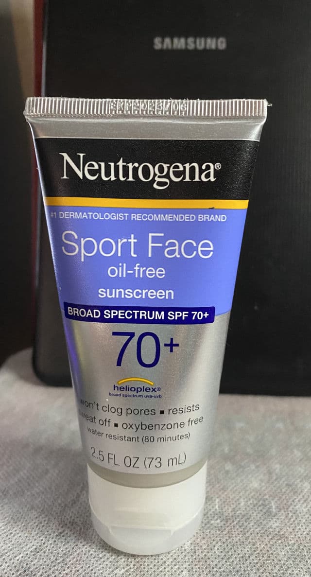 Neutrogena Sport Face Sunblock Lotion SPF 70+ review photo by sezya