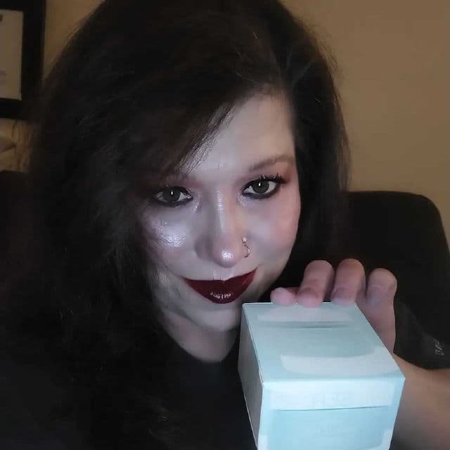 Tarte Drink of H2O Hydrating Boost Moisturizer review photo by BurgundySpider