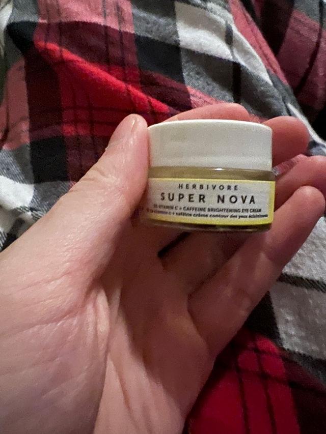 Super Nova 5% Vitamin C + Caffeine Brightening Eye Cream product review