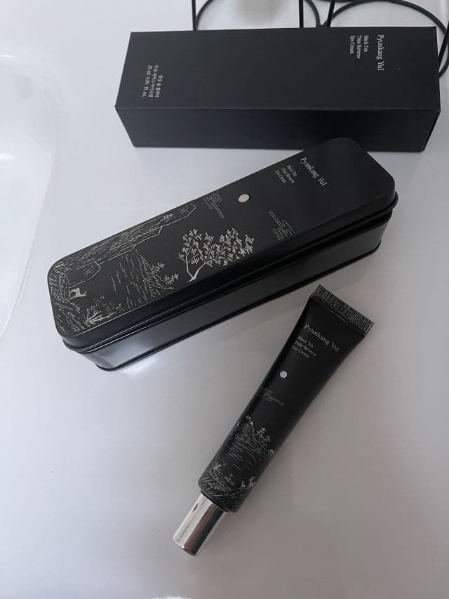 Pyunkang Yul Black Tea Time Reverse Eye Cream review photo by GossipEve