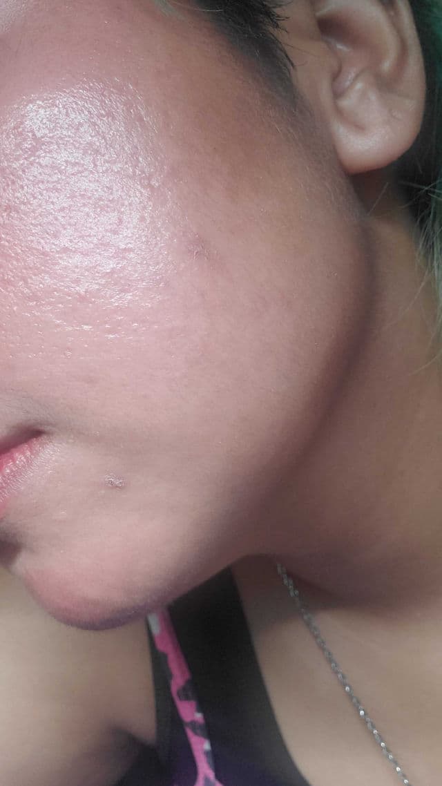 NOAH Sunscreen Air Tinted SPF 50 PA++ review photo by Renegade