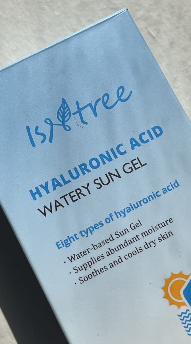 ISNTREE Hyaluronic Acid Watery Sun Gel SPF50+ PA++++ review photo by demispoilyourskin