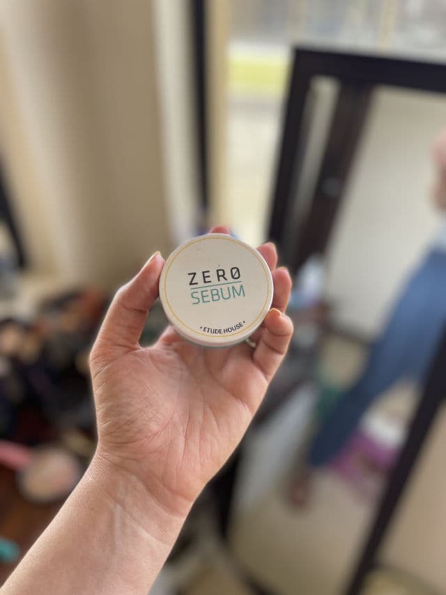 ETUDE Zero Sebum Drying Powder review photo by TheEpistolarian