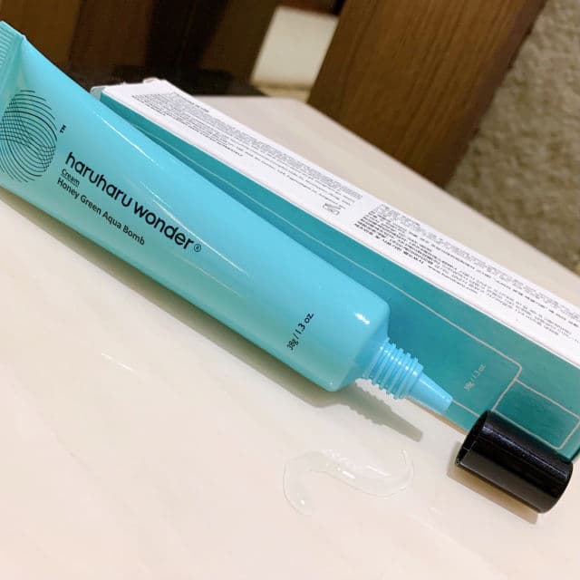 HaruHaru WONDER Honey Green Aqua Bomb Cream Tube review photo by Licalikes