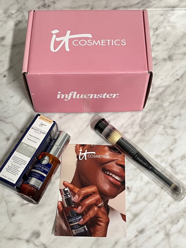 It Cosmetics Heavenly Luxe Complexion Perfection Brush #7 review photo by Jaysbeautylife