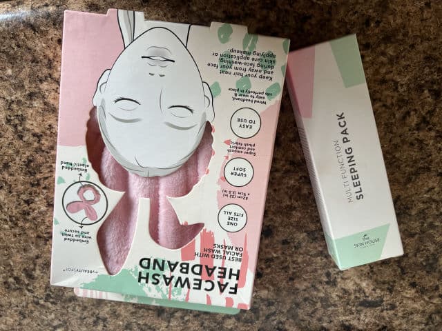 The Skin House Multi Function Sleeping Pack review photo by beachyglows