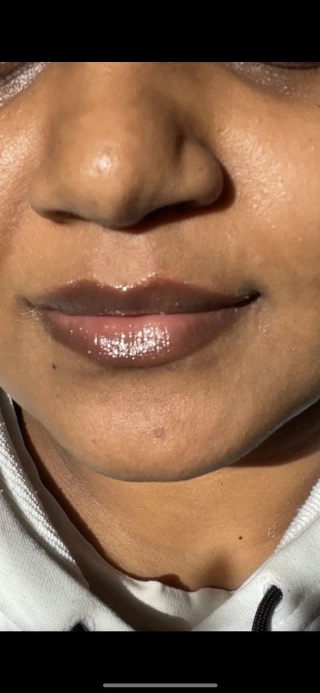 Essence Juicy Bomb Shiny Lipgloss #01 Proud Pitaya review photo by sunayanadas