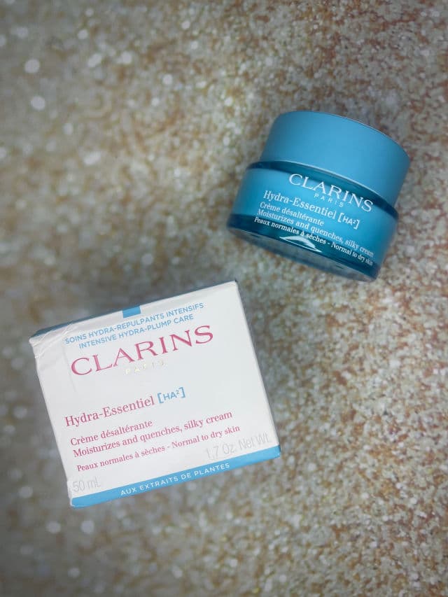 Clarins Hydra-Essentiel Rich Cream review photo by BeautyByJennMarie