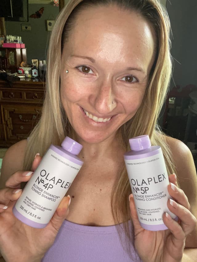 Olaplex No. 4P Blonde Enhancer Toning Shampoo review photo by BeautyByJennMarie