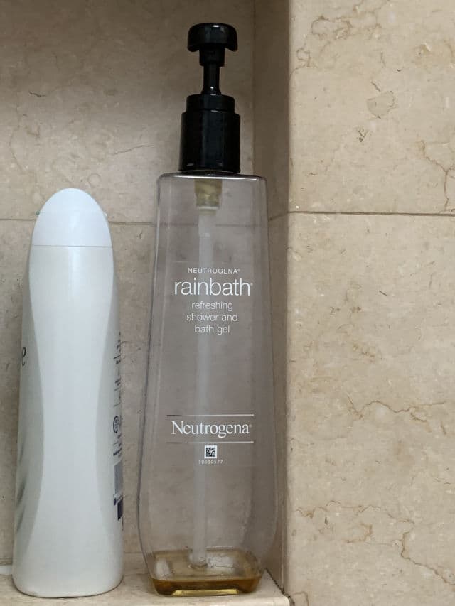 Neutrogena Rainbath Refreshing Shower and Bath Gel - Original review photo by pickygoods