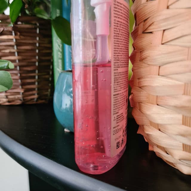 Neutrogena Refreshingly Clear Facial Wash review photo by candygrant