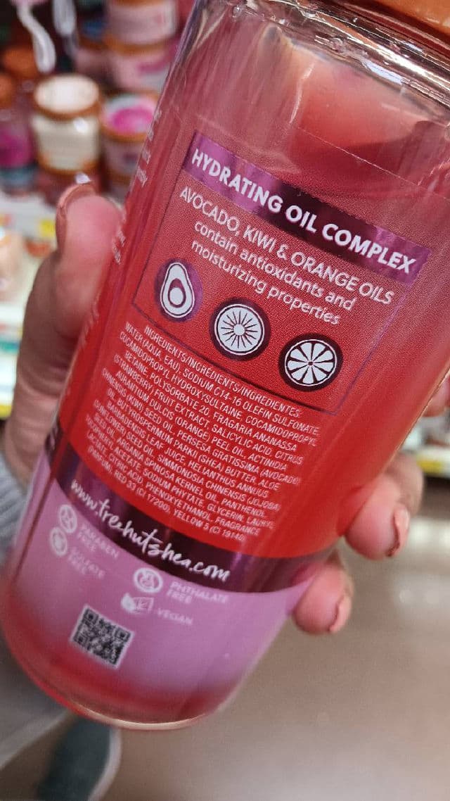 Tree Hut Strawberry Foaming Gel Wash review photo by lamamaishere