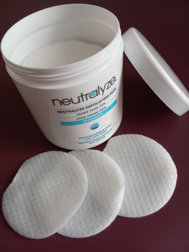 Neutralyze Exfoliating Pads review photo by lamamaishere