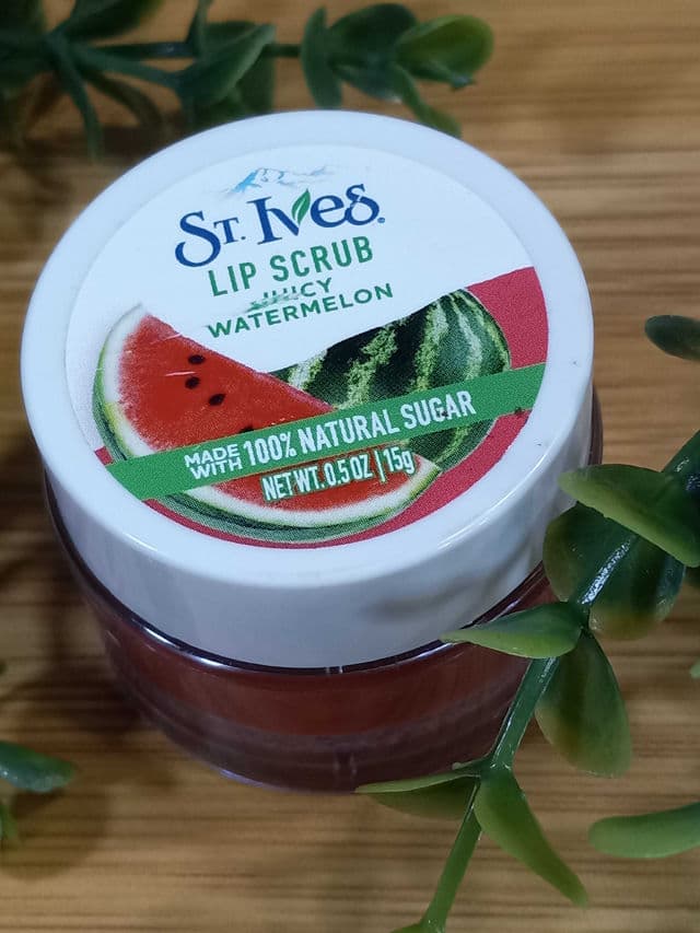 St. Ives Juicy Watermelon Lip Scrub review photo by lamamaishere