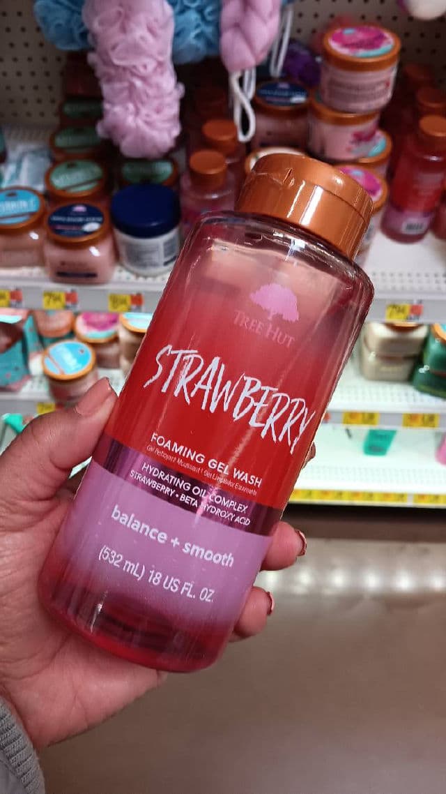 Tree Hut Strawberry Foaming Gel Wash review photo by lamamaishere