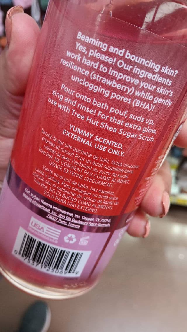 Tree Hut Strawberry Foaming Gel Wash review photo by lamamaishere