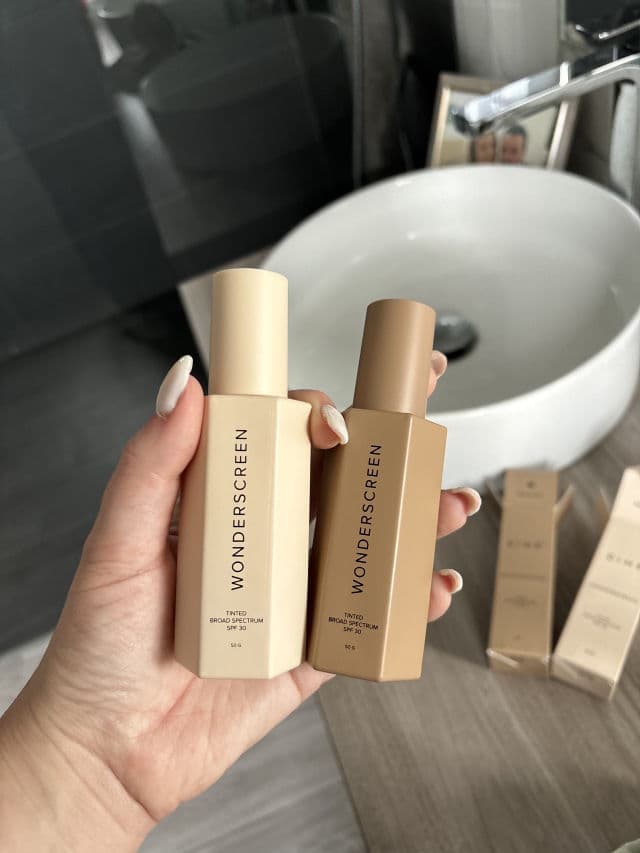 DIME Beauty Tinted Glow Wonderscreen SPF 30 review photo by carymakeup