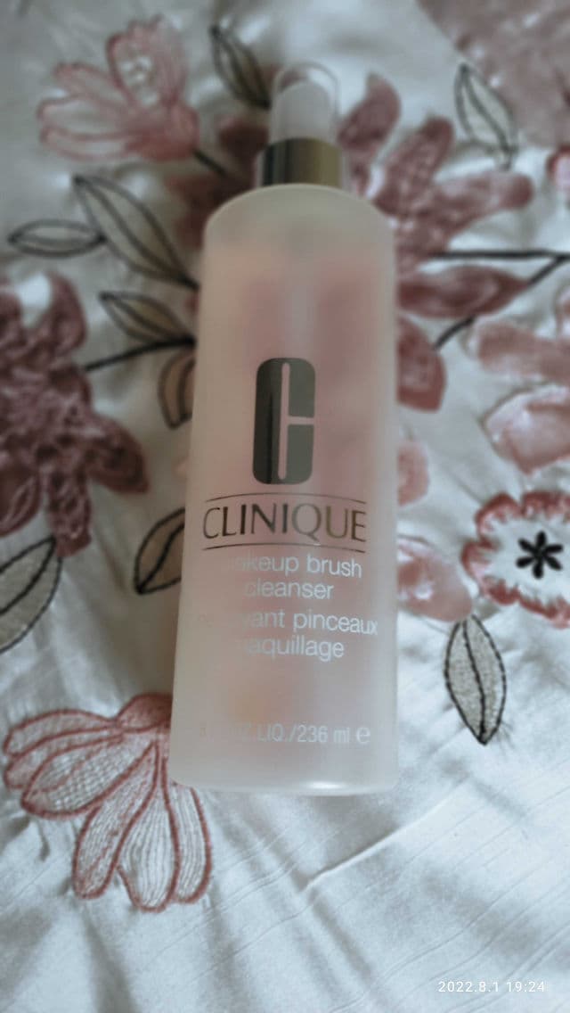 Clinique Makeup Brush Cleanser review photo by Yorkshirerose66