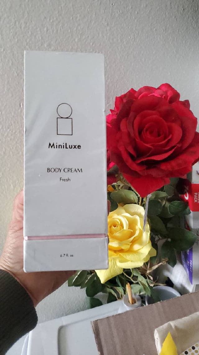 MiniLuxe Anti-Aging Hand Cream review photo by lupitaaguirrep