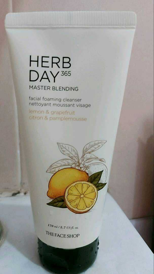 THE FACE SHOP Herb Day 365 Master Blending Foaming Cleanser Lemon & Grapefruit review photo by SamiraHasanah
