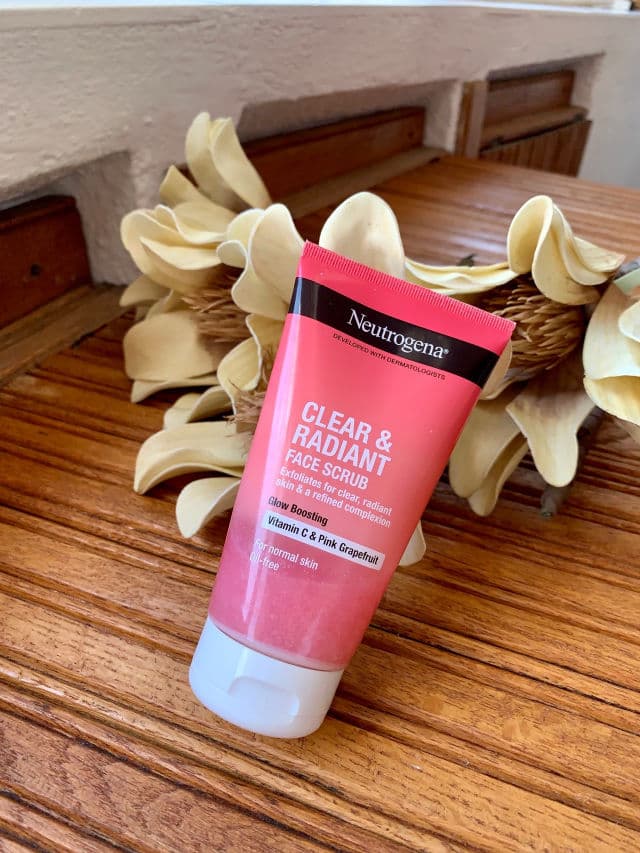 Neutrogena Clear & Radiant Daily Face Scrub review photo by AlexandraPainter